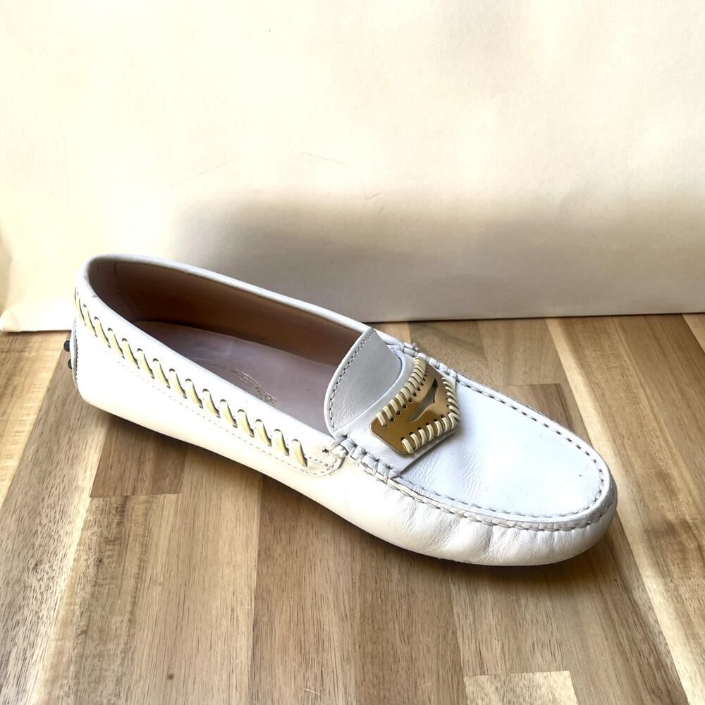 Tod’s Gommino Driving Loafers White Leather Gold Hardware Size 36.5 Italy